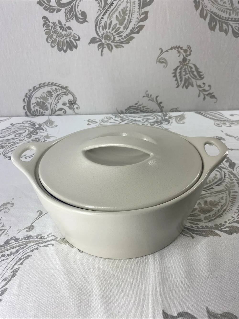Corningware Creations stone ware  Casserole Dish w/ Lid | 2.5 Qt